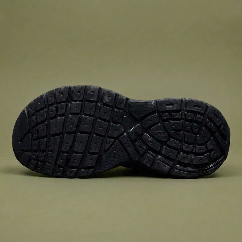 Lusensix TrailFusion — Cushioned comfort meets rugged grip.